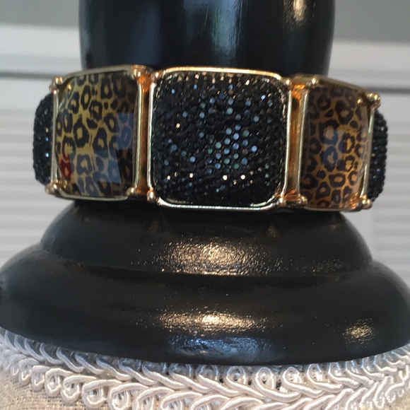 Animal print and black bracelet - Picture 2 of 6